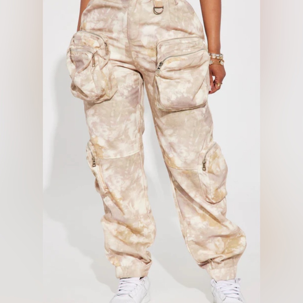 Fashion Nova Cargo Pants with Pockets